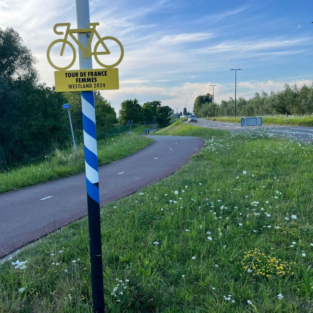 Gemeente Westland Tour de France Femme 2024 Gele verkeersbord Routebordjes Gele Fietstoer